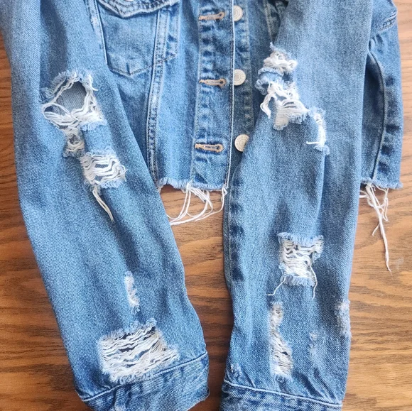 Forever 21 Cropped Jean Jacket size M - Picture 8 of 9